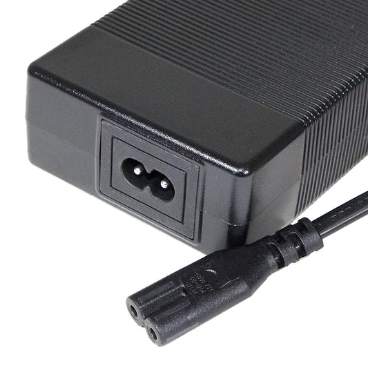 Chargeur premium 67,2V 2A connecteur GX16 3 broches