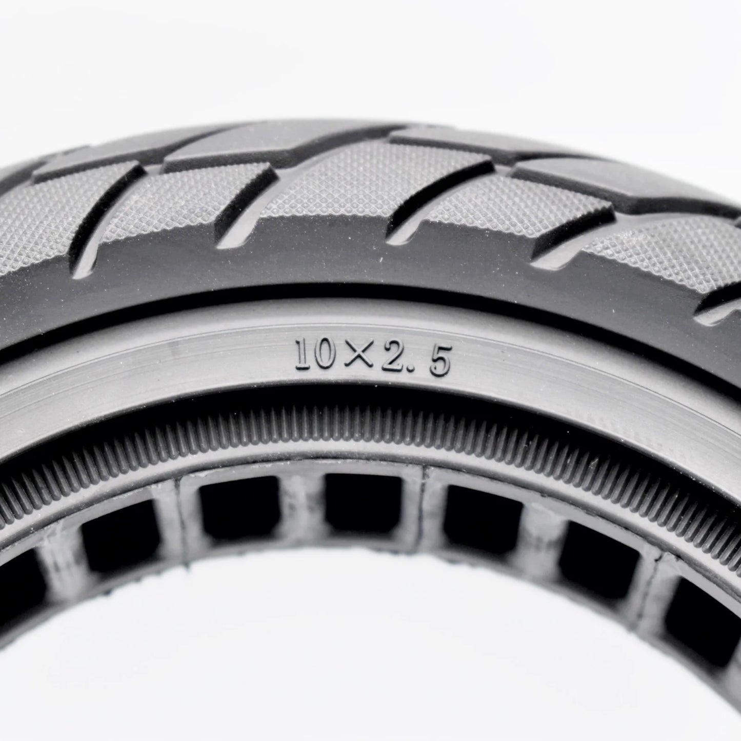 Solid tire 10×2.5-6.5 - 44MM black